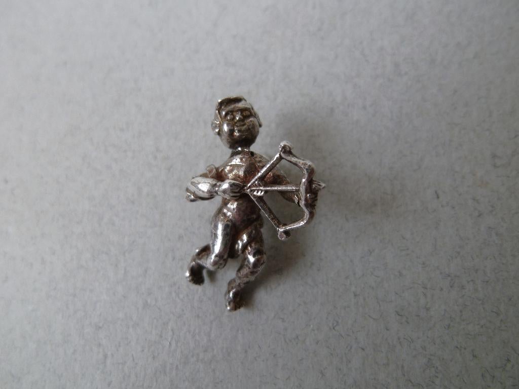 Oude bedel zilver zeldzame Cupido hoofd draait, Sieraden, Tassen en Uiterlijk, Antieke sieraden, Verzenden, Zilver, Hanger
