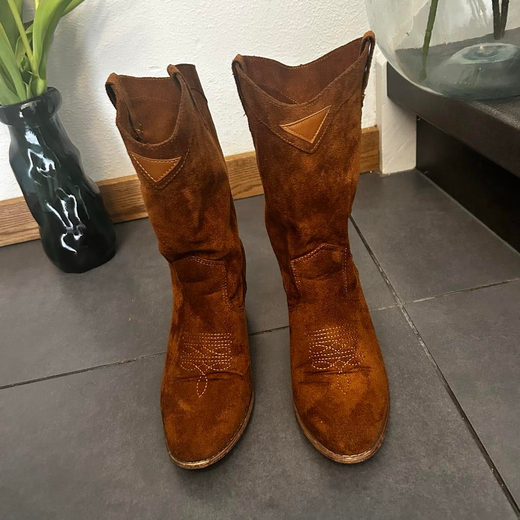 Bruine suède enkellaarzen maat 39, Bruin, Lage of Enkellaarzen, Ophalen of Verzenden, Gedragen