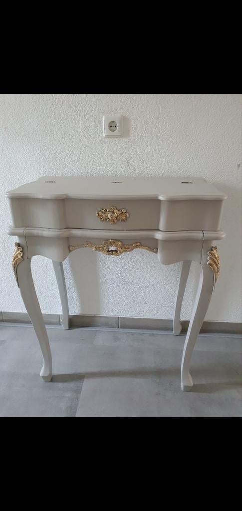 Creme sidetable met goudkleurige accenten., Huis en Inrichting, Tafels | Sidetables, Ophalen of Verzenden, 25 tot 50 cm, Rond