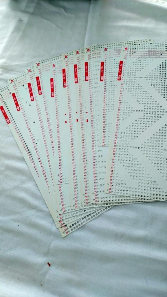 voorgeponste ponskaarten breimachine, Ophalen of Verzenden, Gebruikt, Breien, Machine