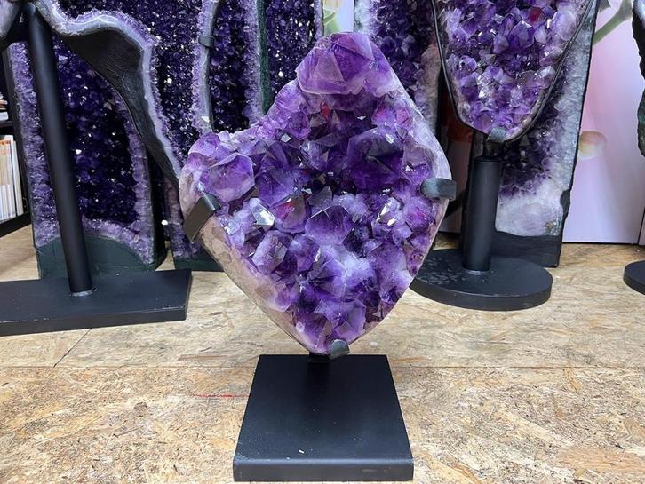 Amethist cluster (102) hoogste kwaliteit, diep paarse kleur., Verzamelen, Mineralen en Fossielen, Mineraal, Ophalen of Verzenden