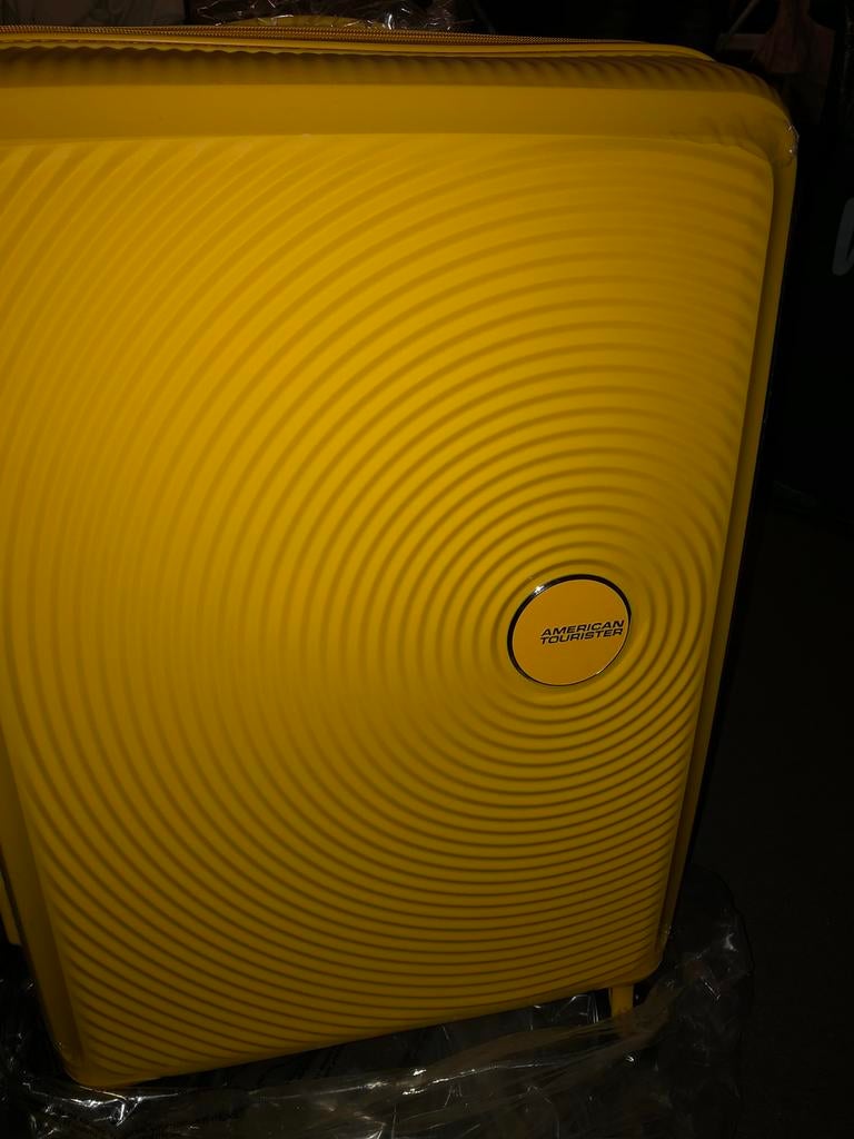 Nieuwe Gele American Tourister Koffer met Wieltjes, 40 tot 60 cm, 20 tot 30 cm, Geel, Nieuw