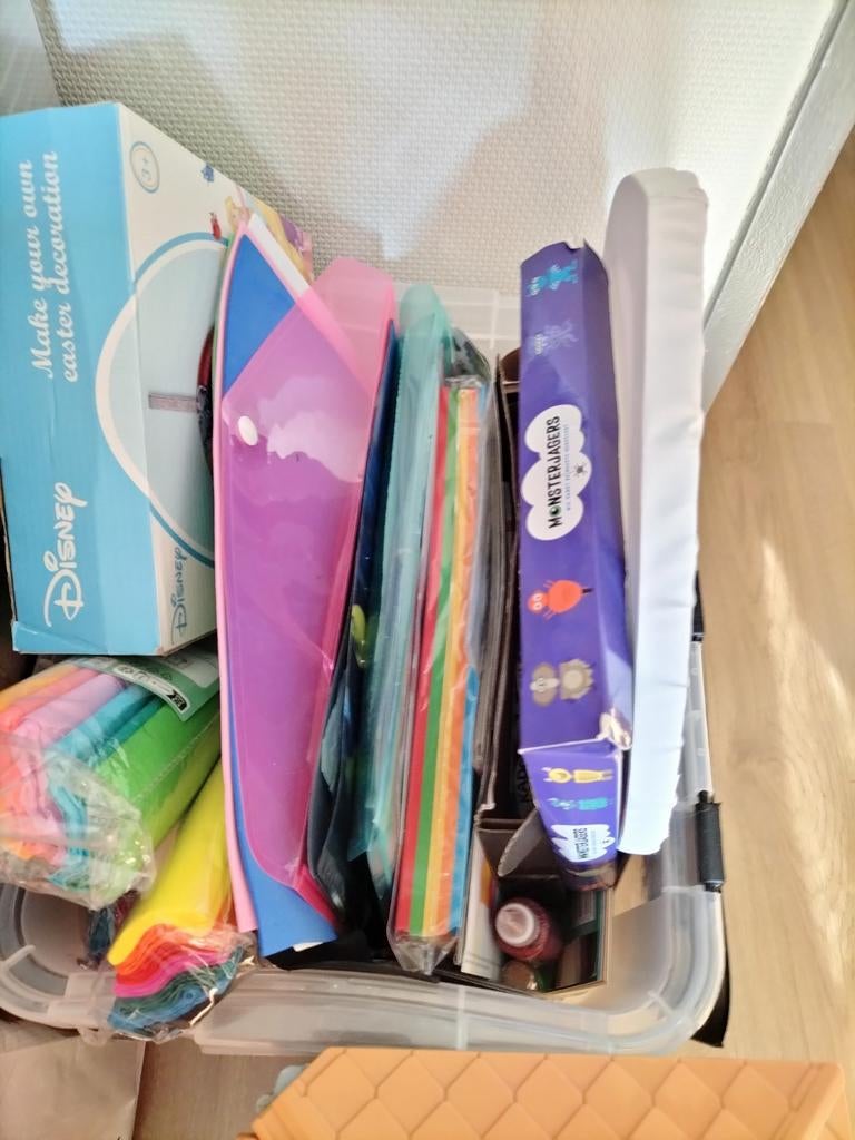 Grote tas vol diverse knutselspullen, Ophalen