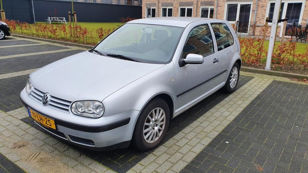 VW Golf 4 1.6 (2003) | Afgekeurd | Voor Onderdelen of DHZ, Auto's, Voorwielaandrijving, Stof, 4 cilinders, Sound system