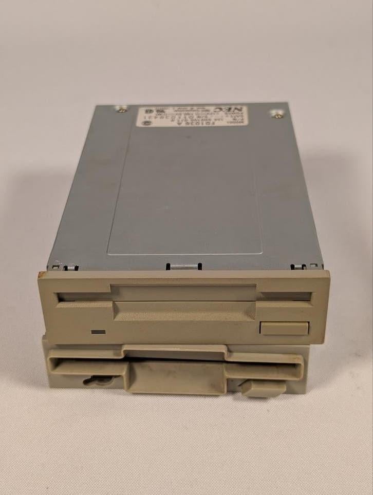 2 3.5 inch floppy drives – NEC FD1036A & Epson SMD-480L, Computers en Software, Vintage Computers, Ophalen of Verzenden, ., .
