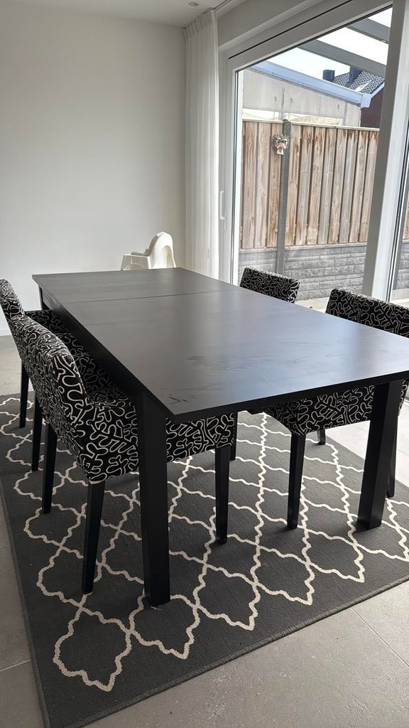 Uitschuifbare eettafel donkere houtlook met 4 stoelen, Gebruikt, 150 tot 200 cm, Vier personen, Rechthoekig