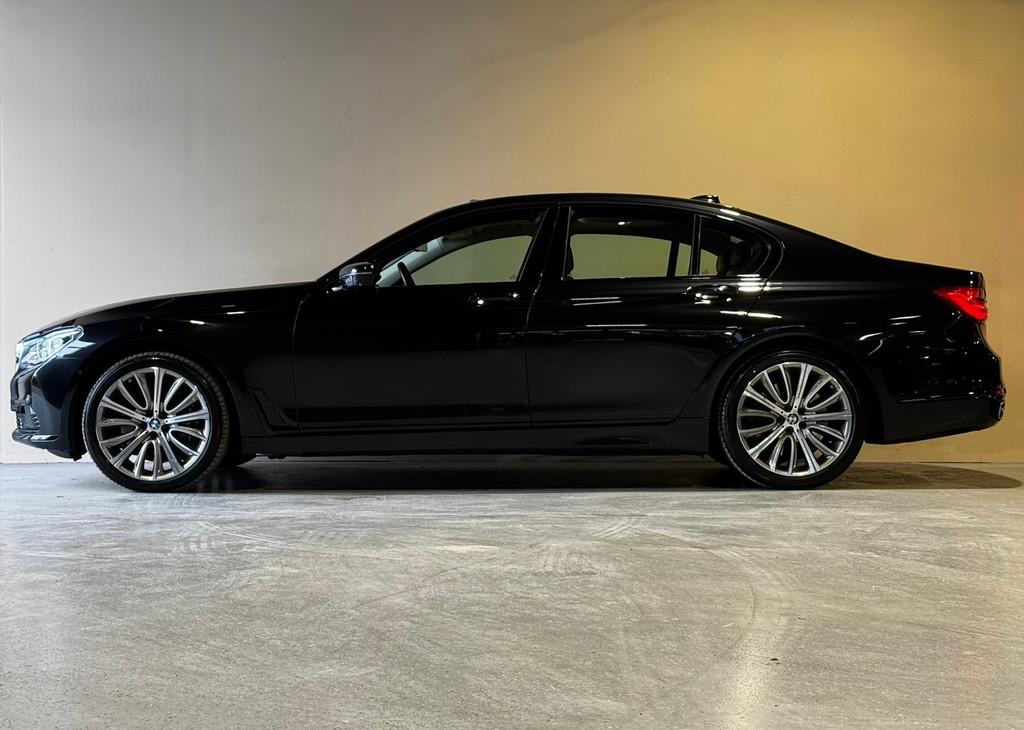 BMW 7-serie 750i xDrive |Pano |Soft Close |HUD |Massage&Koel, Automaat, Met garantie (alle), 4395 cc, Zwart