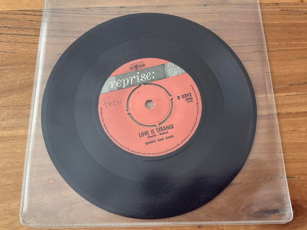 Sonny and Cher - Love Is Strange / Baby Don't Go single, Gebruikt, 7 inch, Single, Ophalen of Verzenden