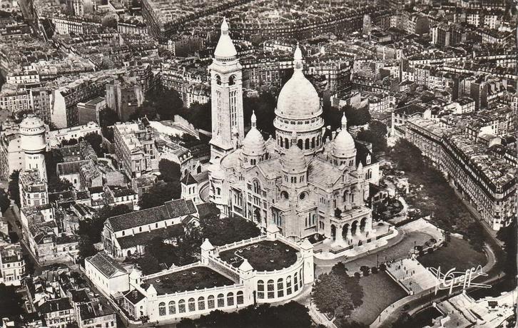 Franse ansichtkaart van Basilique du Sacre Coeur in Parijs, Verzamelen, Ansichtkaarten | Buitenland, Gelopen, Frankrijk, 1960 tot 1980