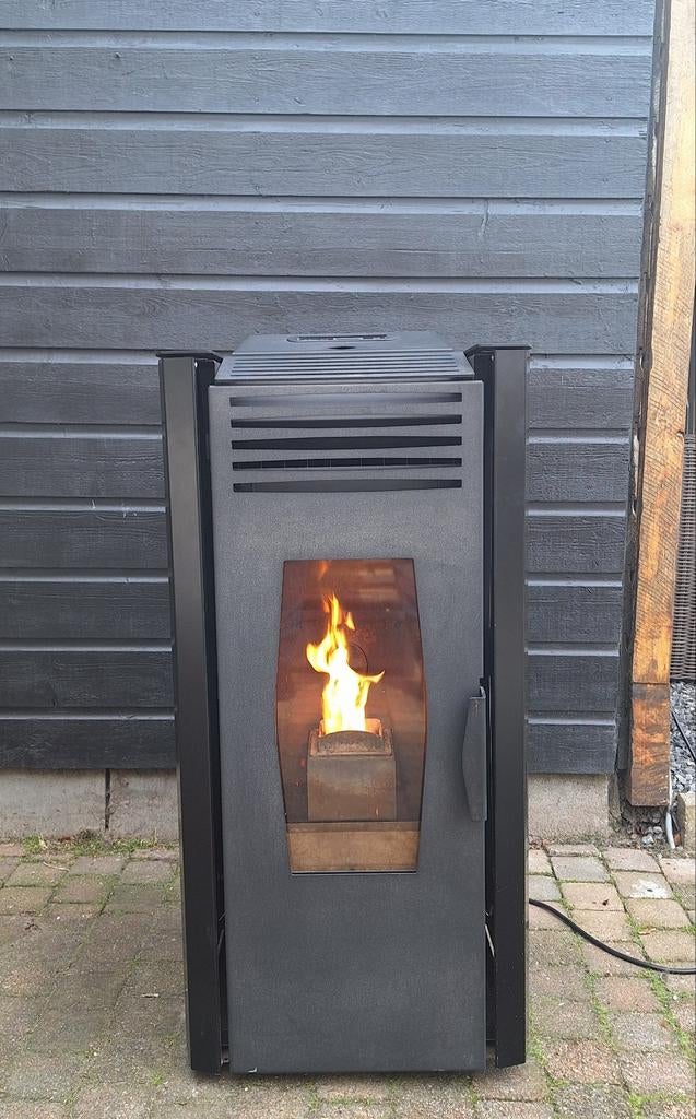 Pelletkachel Winterofen 7,5kW met afstandsbediening, Huis en Inrichting, Ophalen, Zo goed als nieuw, Pelletkachel, Vrijstaand