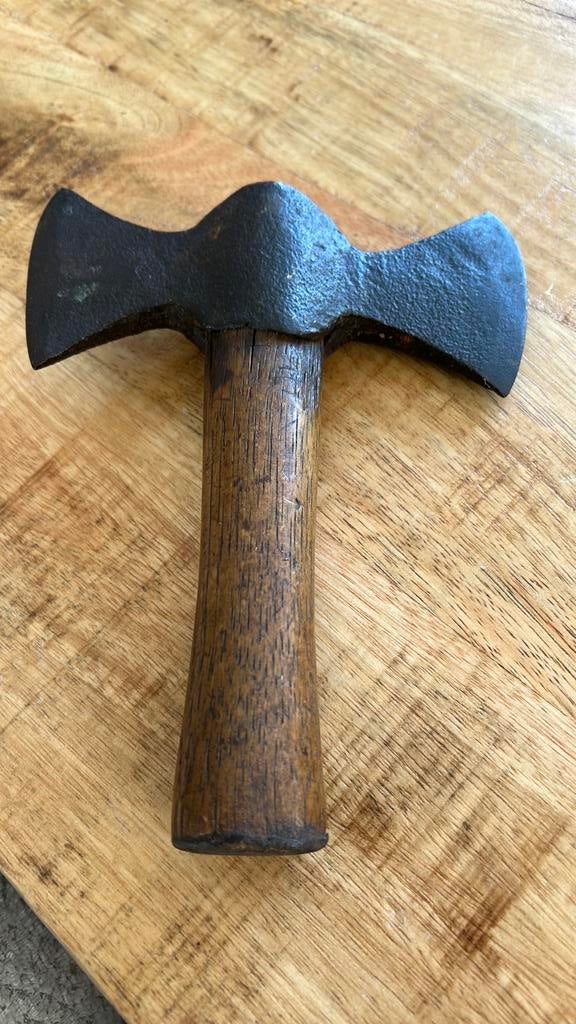 Kleine oude beitel, Antiek en Kunst, Antiek | Gereedschap en Instrumenten, Ophalen of Verzenden