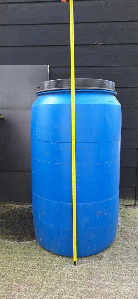 Grote blauwe voerton of regenton van kunststof, Ophalen, Gebruikt, Overige soorten