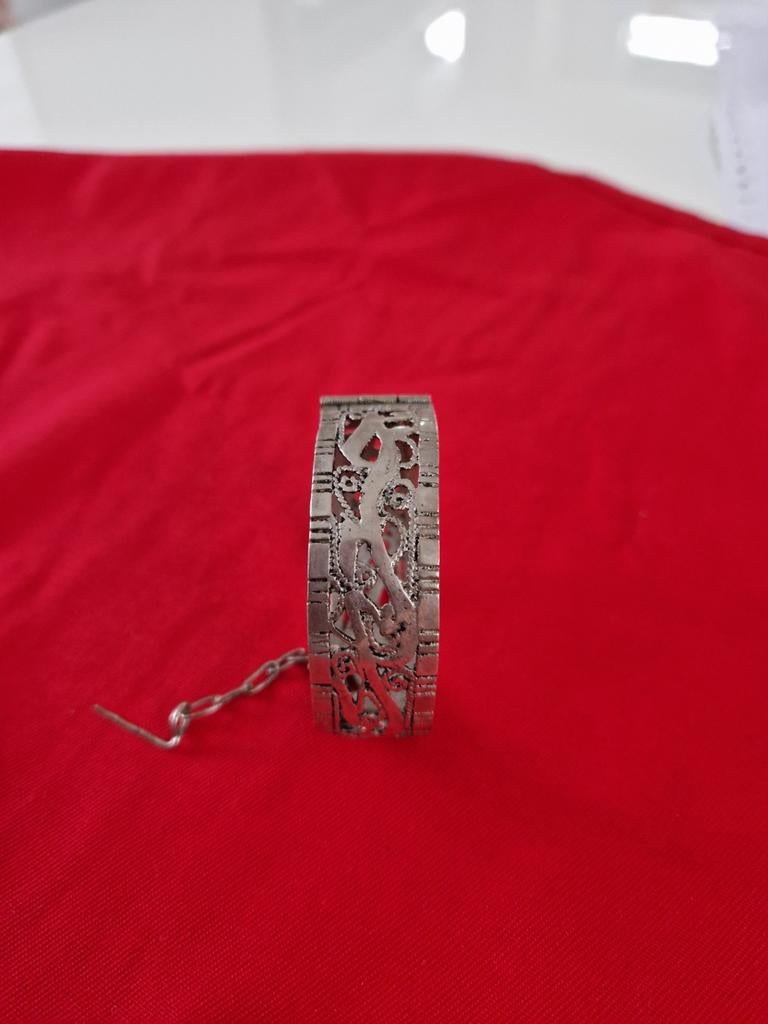 Antieke zilveren armband met motieven, Sieraden, Tassen en Uiterlijk, Antieke sieraden, Ophalen of Verzenden