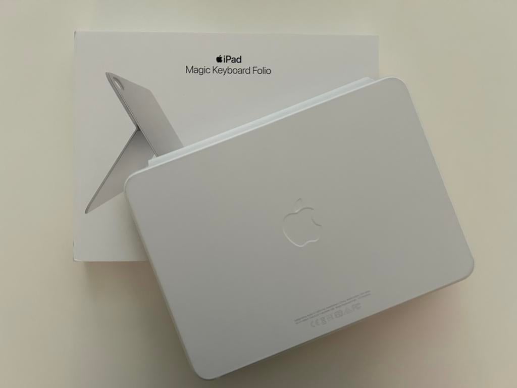 Apple Magic Keyboard Folio, Computers en Software, Toetsenborden, Ophalen, Zo goed als nieuw, Draadloos, Qwerty