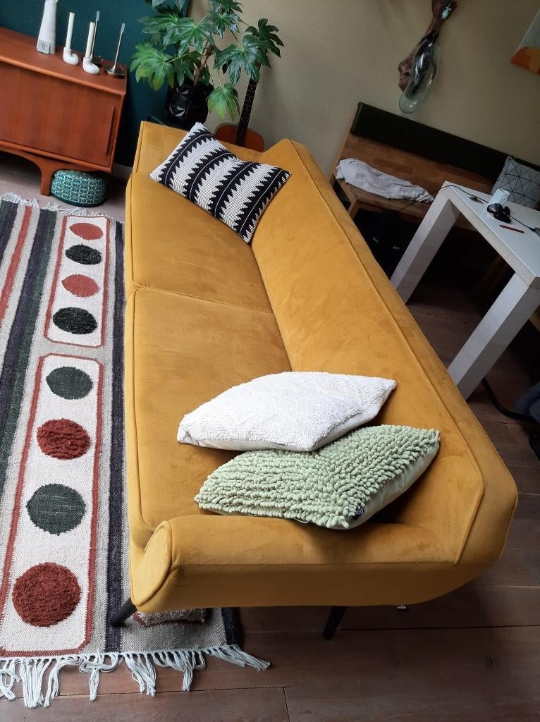 Te koop: goudgele velours bank, Huis en Inrichting, Banken | Bankstellen, Ophalen, Driepersoons, 75 tot 100 cm, Zo goed als nieuw
