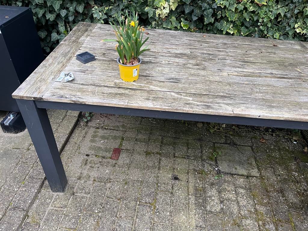Houten tuintafel met metalen onderstel, Tuin en Terras, Tuintafels, Ophalen, Gebruikt, Rechthoekig, Hout