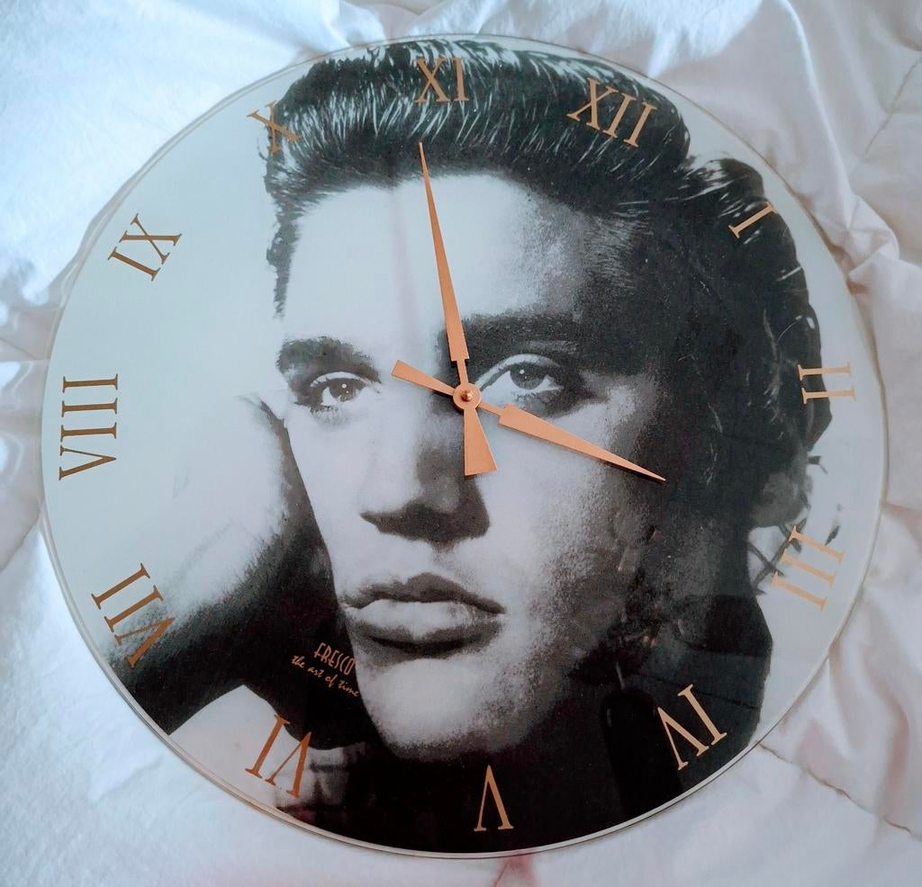 Mooie glazen wandklok, met afbeelding van Elvis Presley, Ophalen of Verzenden, Zo goed als nieuw, Analoog, Wandklok