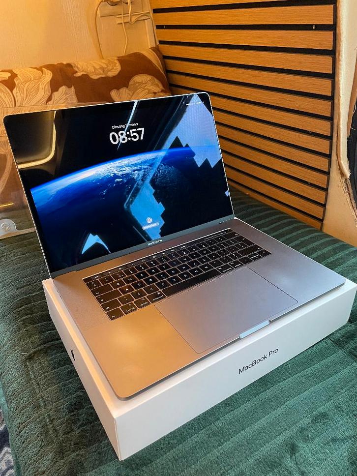 MacBook Pro 15-inch 2018 i7 16GB 512GB Radeon Pro 560X, Computers en Software, Apple Macbooks, Gebruikt, MacBook Pro, 15 inch