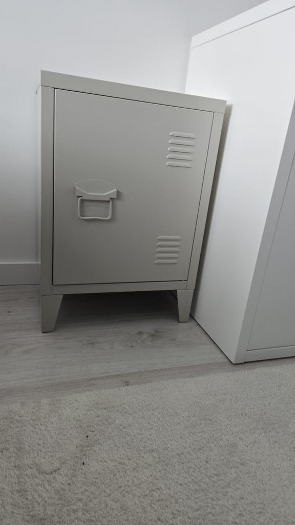 Nachtkastje lockerkast, Ophalen, Zo goed als nieuw