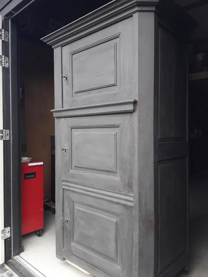 Antieke kast ( massief eiken), Antiek en Kunst, Antiek | Meubels | Kasten, Ophalen