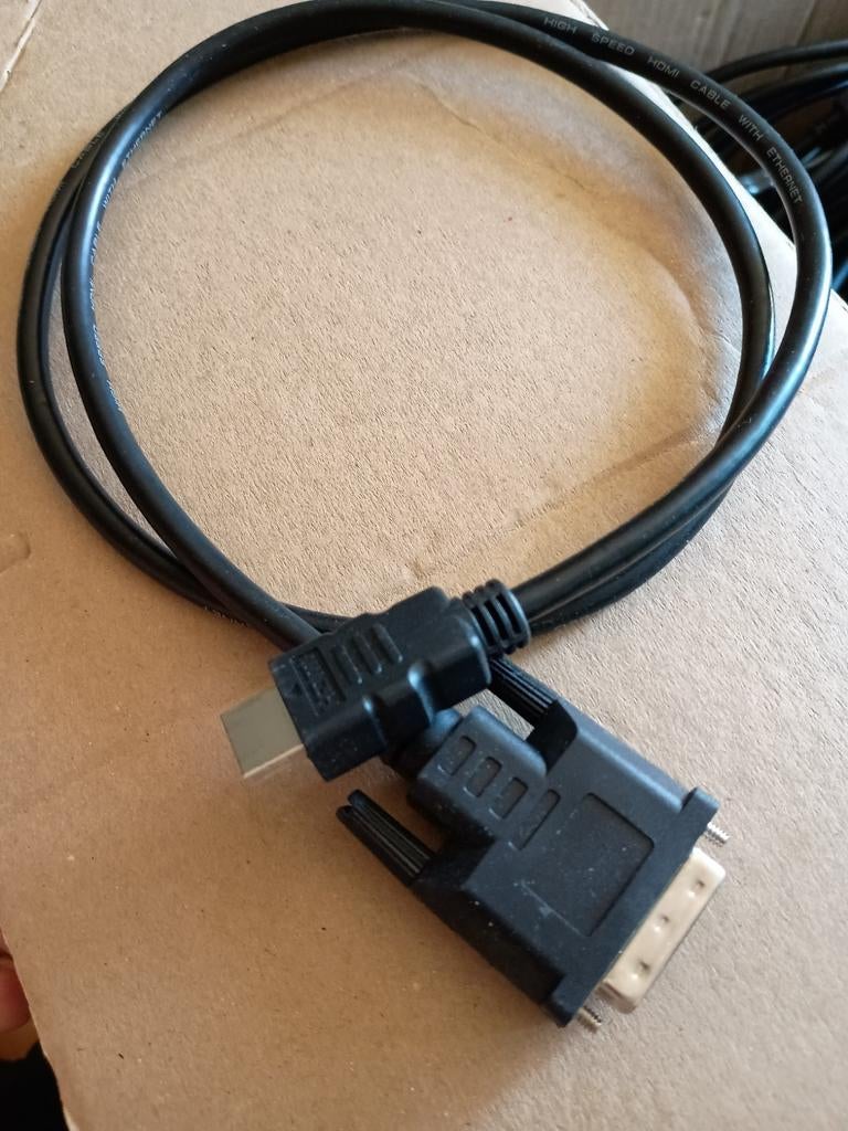 Dvi -- hdmi 1m, Ophalen of Verzenden, Zo goed als nieuw, Minder dan 2 meter, HDMI-kabel