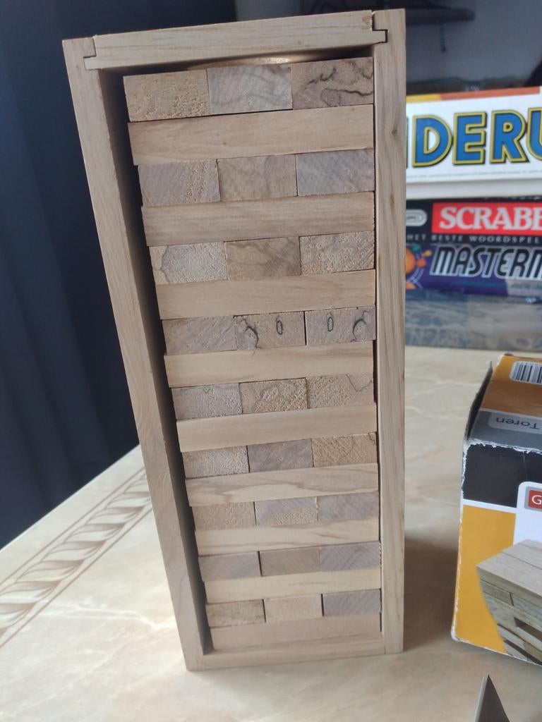 Vallende Toren - Gallery Play - Houten Stapelspel, Hobby en Vrije tijd, Gezelschapsspellen | Bordspellen, Vijf spelers of meer