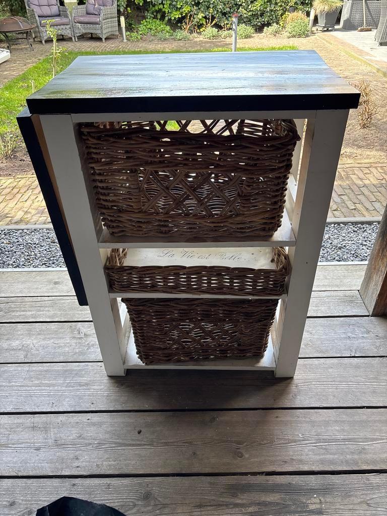 Kastje met rieten lades - 95 cm hoog, 70 cm breed, Huis en Inrichting, Kasten | Ladekasten, Overige materialen, Gebruikt, 3 of 4 laden