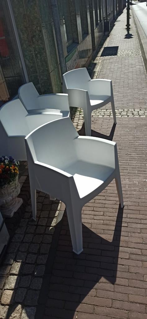 4 kunststof tuin kuipstoeltjes, Ophalen, Zo goed als nieuw, Kunststof