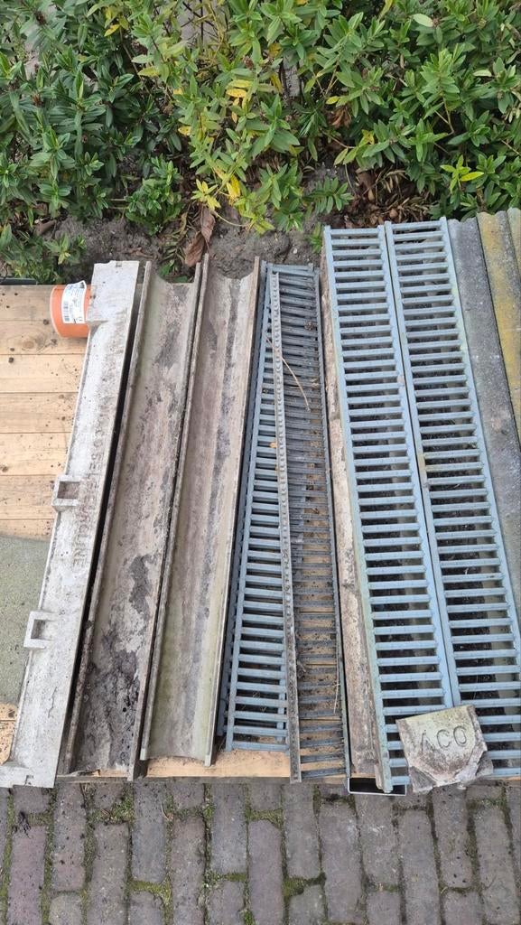 ACO lijngoot A100 met roosters, Ophalen, Gebruikt, 2 tot 4 meter, 80 mm of meer