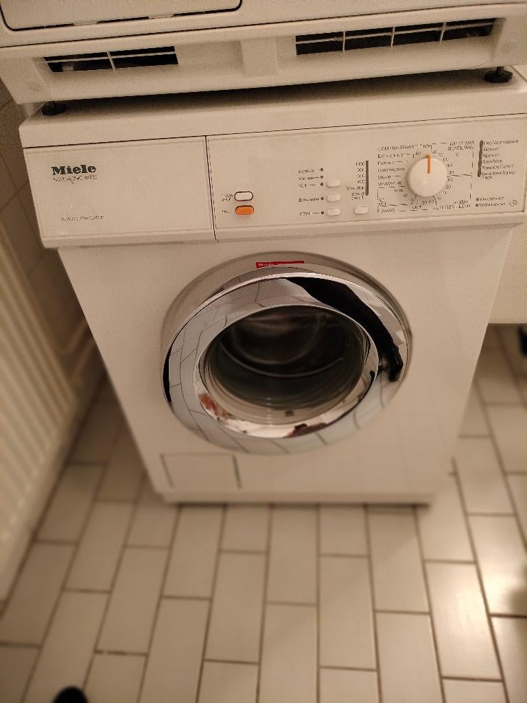Miele wasmachine zeer degelijke en goed onderhouden, Ophalen, 1200 tot 1600 toeren, Gebruikt, Kort programma