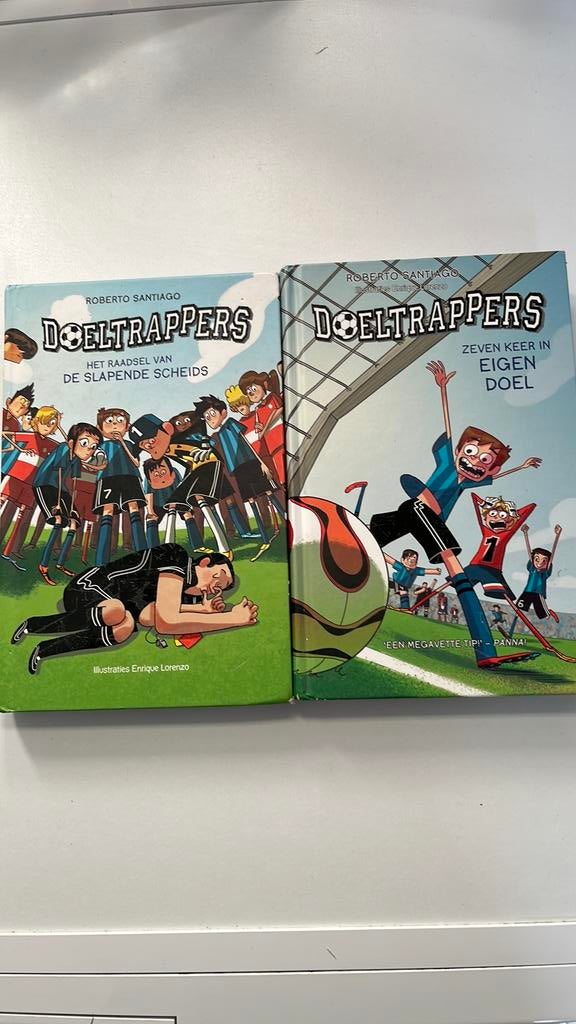 2x boek de doeltrappers roberto santiago, Fictie algemeen, Ophalen of Verzenden, Zo goed als nieuw, Roberto santiago