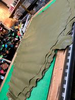 Olijf groen kalfs huiden 1-1.1 mm dikte soepel&glad A-3-3, Leer of Kunstleer, Ophalen of Verzenden, Zo goed als nieuw, 30 tot 120 cm