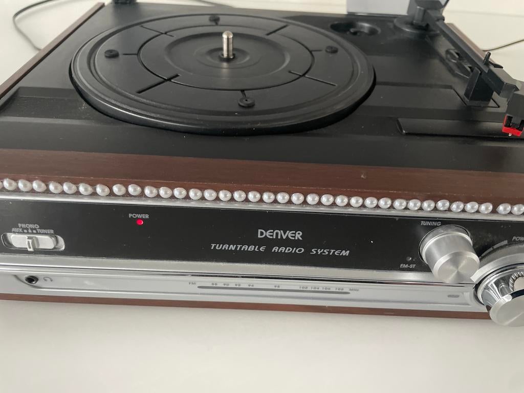 Denver platenspeler met ingebouwde radio en versterker., Audio, Tv en Foto, Ophalen, Zo goed als nieuw, Platenspeler, Overige merken
