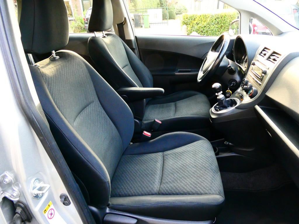 Toyota Verso-S 1.3 VVT-i Comfort Plus 100pk Airco Trekhaak H, Auto's, Voorwielaandrijving, Euro 5, Stof, Gebruikt