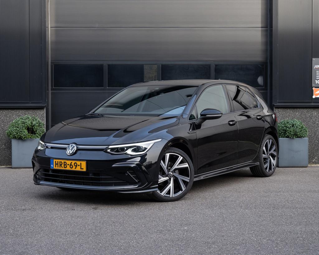 Volkswagen Golf 1.5 eTSI 2X R-Line 150PK | Pano | Keyless |, Auto's, Volkswagen, 1498 cc, 4 cilinders, Alcantara, Zwart