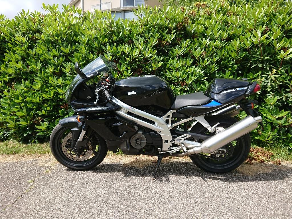 Aprilia SL1000 Falco - 56dkm - goede staat - binnen gestaan, Motoren, Motoren | Aprilia, Handvatverwarming, 2 cilinders, Motorrijbewijs A
