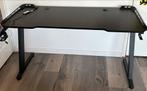 Gaming bureau met LED-verlichting en carbon-look blad, Ophalen, Gebruikt, Bureau
