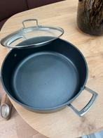 Le creuset hapjespan 30cm, Ophalen, Gebruikt, Gietijzer, Koekenpan of Braadpan