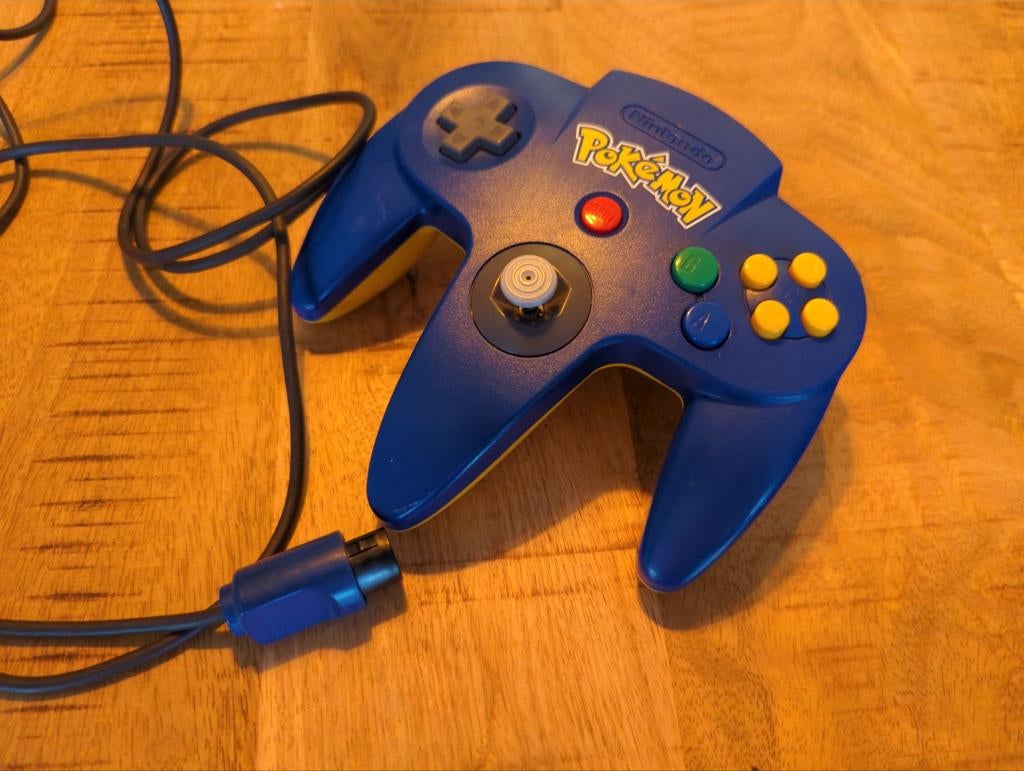 Nintendo 64 Pokémon controller, Ophalen of Verzenden, Zo goed als nieuw, Switch, Overige controllers
