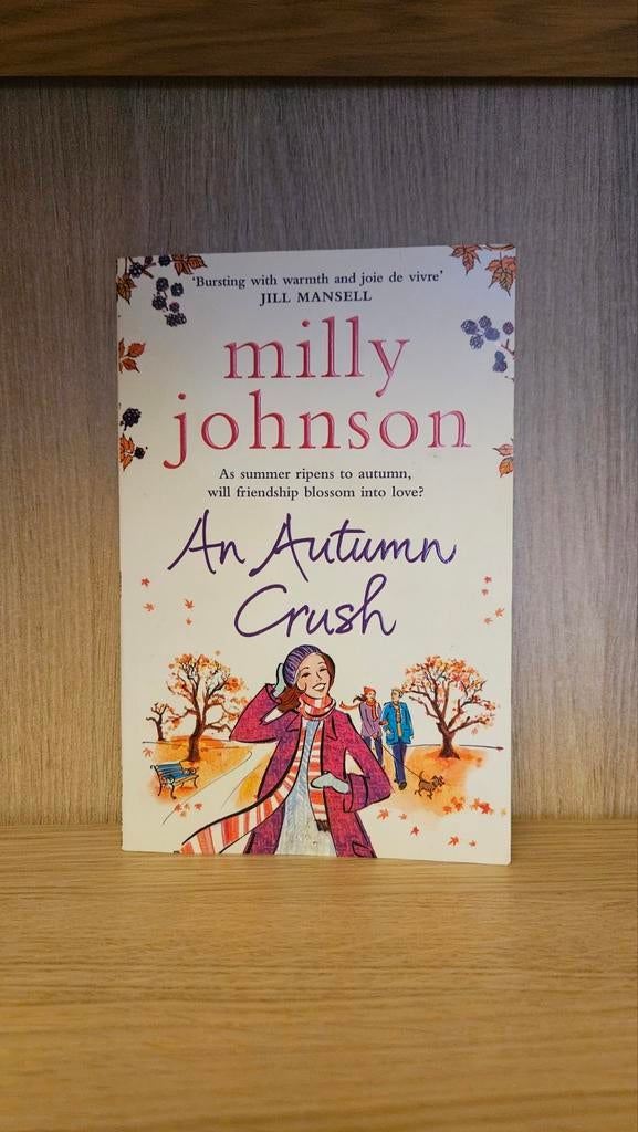 An Autumn Crush - Milly Johnson (Engels, in redelijke staat), Boeken, Ophalen of Verzenden, Gelezen, Milly Johnson, Europa overig