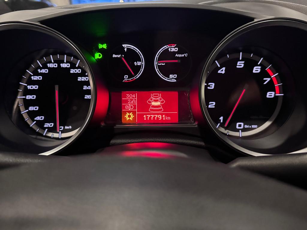 Alfa Romeo Giulietta 1.4 T Distinctive | Trekhaak | Navi | C, Voorwielaandrijving, Euro 5, Start-stop-systeem, Gebruikt