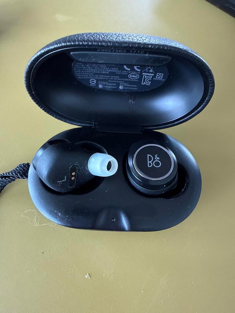 Beoplay E8 oordopjes, Ophalen of Verzenden, Gebruikt, Overige merken, Draadloos