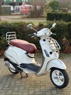 Vespa Primavera 2016 25km snor scooter brommer wit, Fietsen en Brommers, Gebruikt, VL Custom Scooters, Vespa S, Ophalen of Verzenden