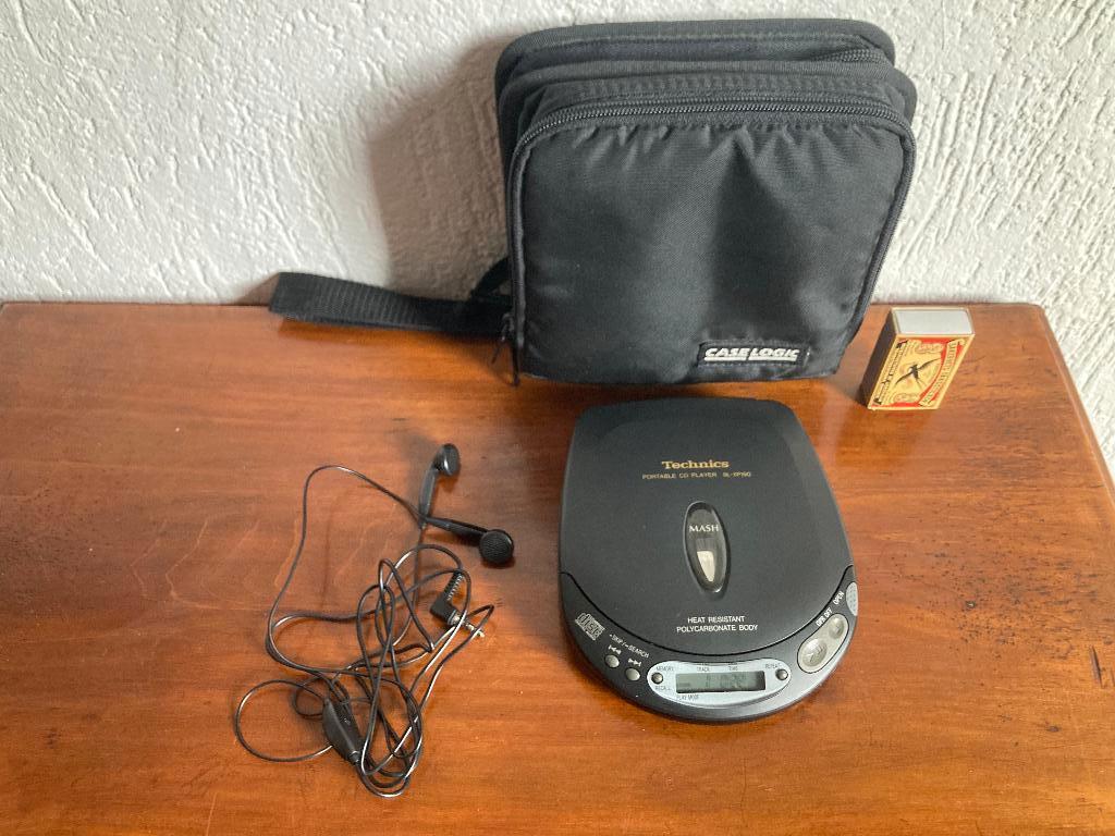 Technics discman met oortjes en handzaam tasje etui etuitje, Ophalen of Verzenden, Discman