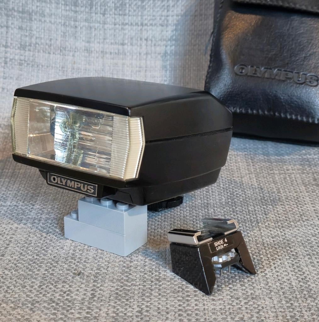 Olympus T20 flitser met Hotshoe 4 en hoesje, Ophalen of Verzenden, Gebruikt, Olympus