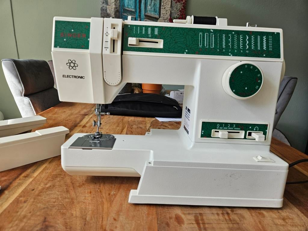Singer Electronic naaimachine, Ophalen, Gebruikt, Naaimachine, Singer