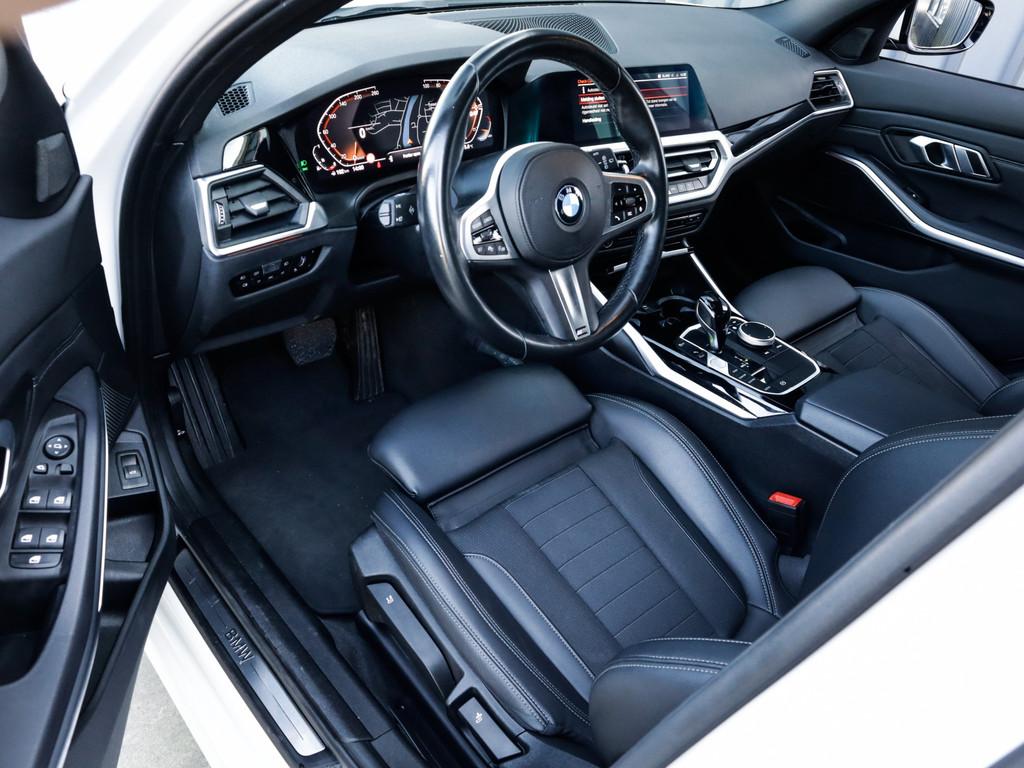 BMW 3 Serie Touring 318i Business Edition M-Sport 2e eig. &, Automaat, Achterwielaandrijving, Gebruikt, Metallic lak