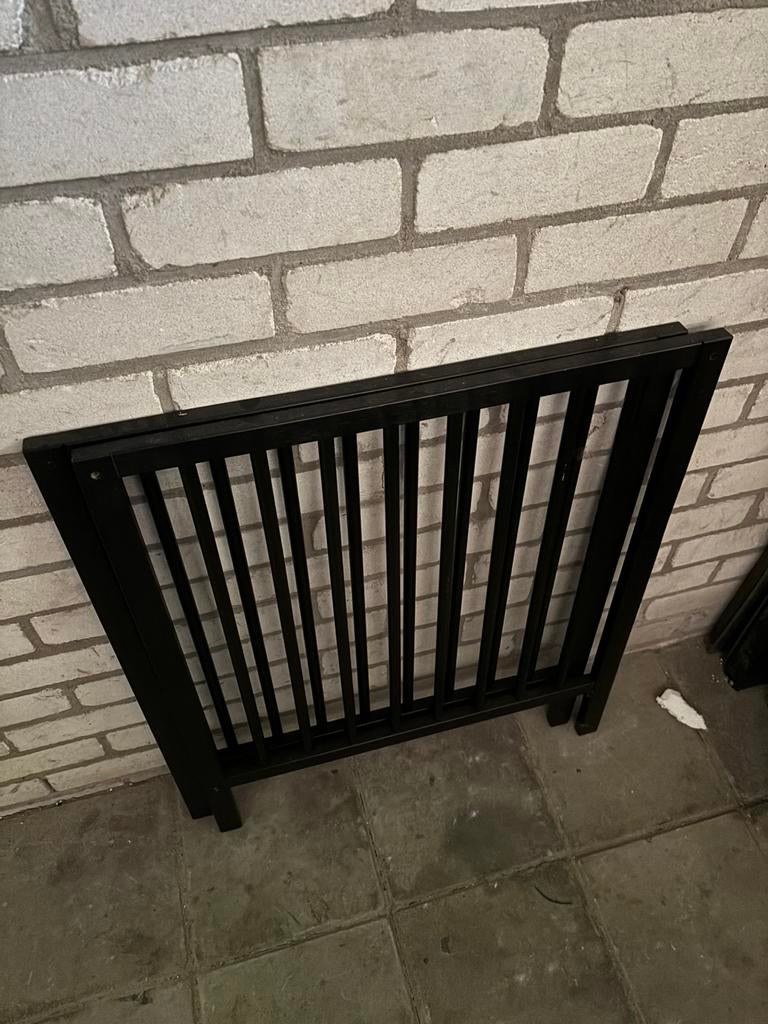 Ledikant zwart, Ophalen, Zo goed als nieuw, Ledikant