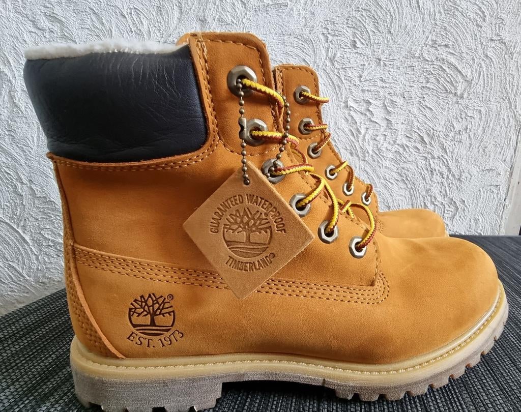 GLOEDNIEUWE  PREMIUM 6 INCH WATERDICHTE BOOTS MT 39 - INFO, Kleding | Dames, Schoenen, Geel, Overige typen, Nieuw, Ophalen of Verzenden