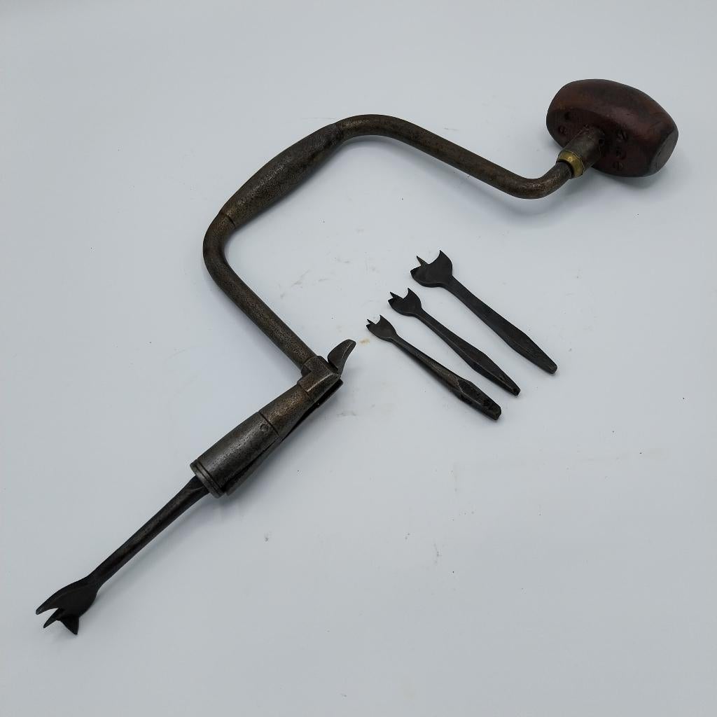 Oude booromslag met boren (apart sluitsysteem), Ophalen of Verzenden